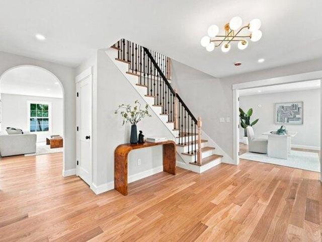 house with 5 bedroom, Winchester MA ES105515682