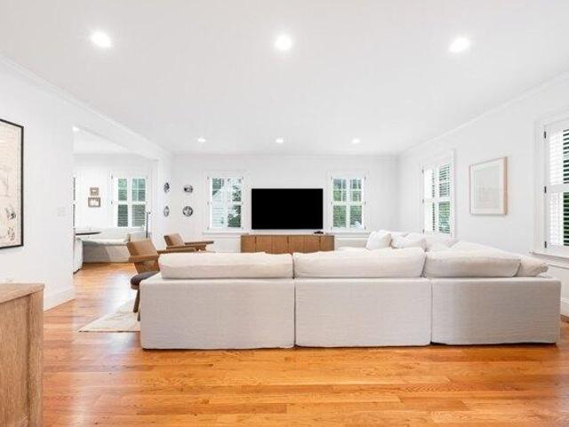 house with 5 bedroom, Winchester MA ES105588528