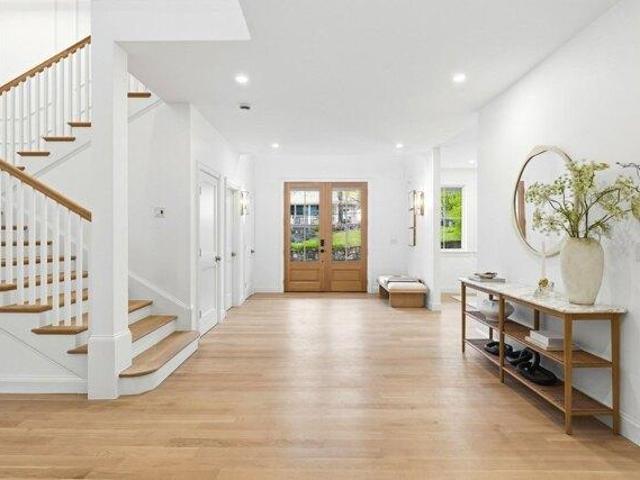 house with 5 bedroom, Winchester MA ES105612275