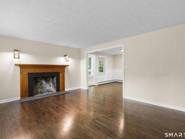 house with 5 bedroom, Windham CT ES103931407
