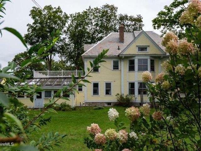 house with 5 bedroom, Williamstown MA ES105404860