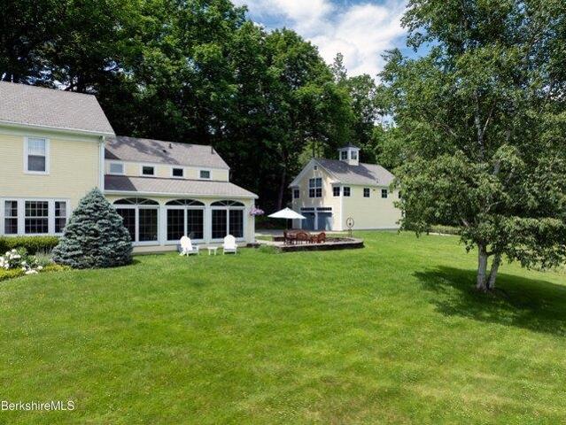 house with 5 bedroom, Williamstown MA ES105415520