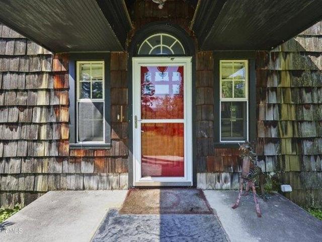 house with 5 bedroom, Williamstown MA ES105418754