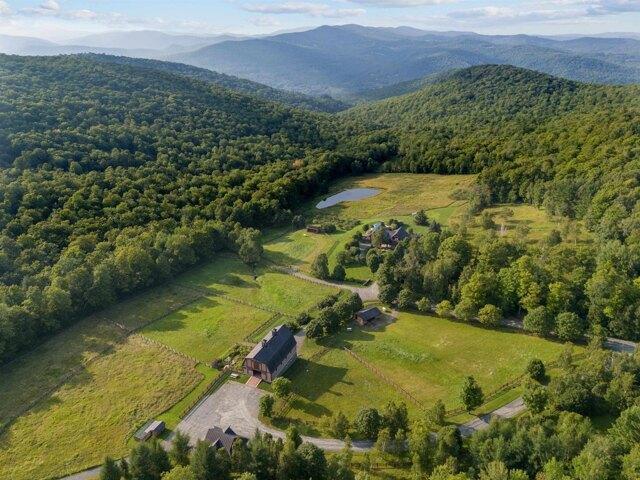 house with 5 bedroom, Woodstock VT ES104568828