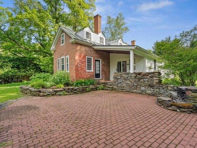 house with 5 bedroom, Woodstock VT ES104608896