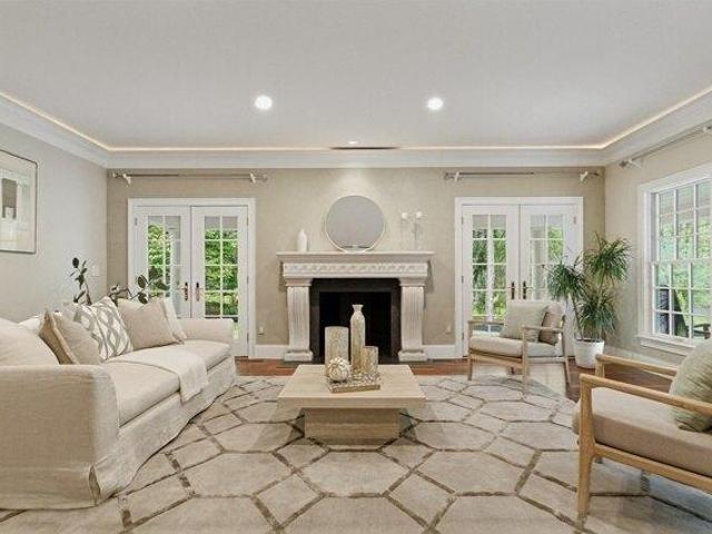 house with 5 bedroom, Acton MA ES104331772