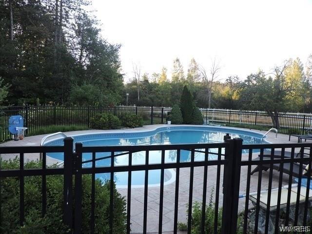 house with 5 bedroom, Alden NY ES104905492