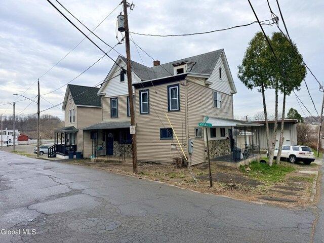 house with 5 bedroom, Amsterdam NY ES105290889