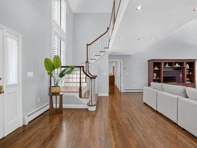 house with 5 bedroom, Andover MA ES105350600