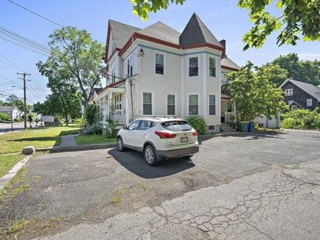 house with 5 bedroom, Attleboro MA ES105553398