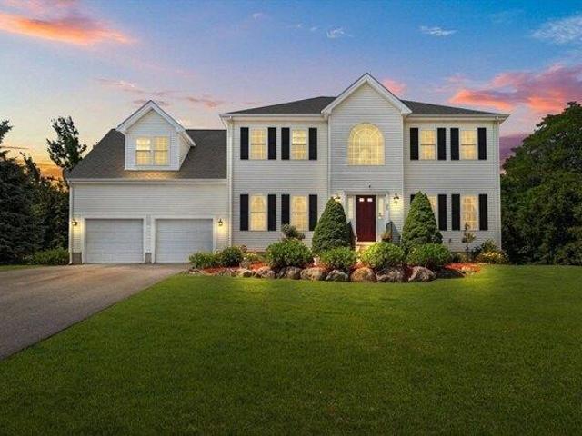 house with 5 bedroom, Attleboro MA ES105558521