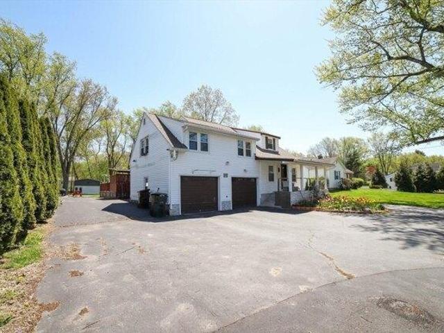 house with 5 bedroom, Auburn MA ES105352660