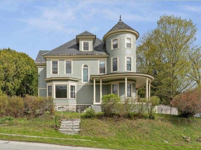 house with 5 bedroom, Barre VT ES105476359