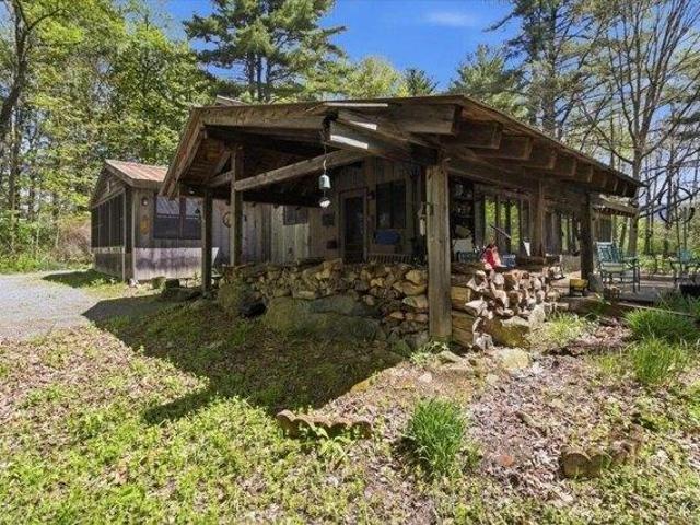 house with 5 bedroom, Bennington VT ES104569844