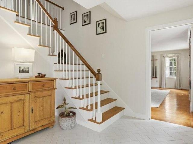 house with 5 bedroom, Bedford NH ES104443401