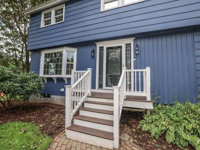 house with 5 bedroom, Bedford NH ES105550467