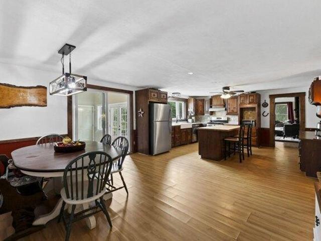 house with 5 bedroom, Belchertown MA ES105365073