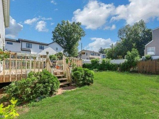 house with 5 bedroom, Bergenfield NJ ES105577307
