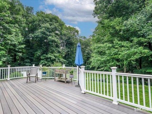 house with 5 bedroom, Bethel CT ES105559548