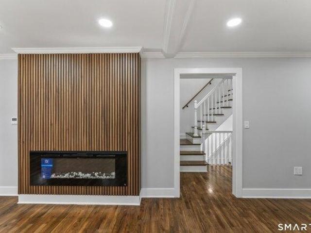 house with 5 bedroom, Bethel CT ES105559306