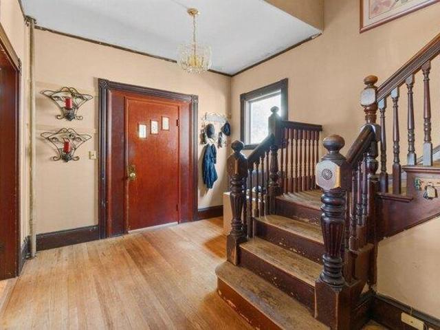 house with 5 bedroom, Boston MA ES105441087