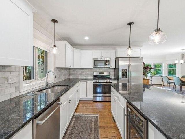 house with 5 bedroom, Boston MA ES105515257