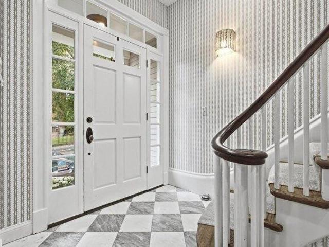 house with 5 bedroom, Boston MA ES105591249