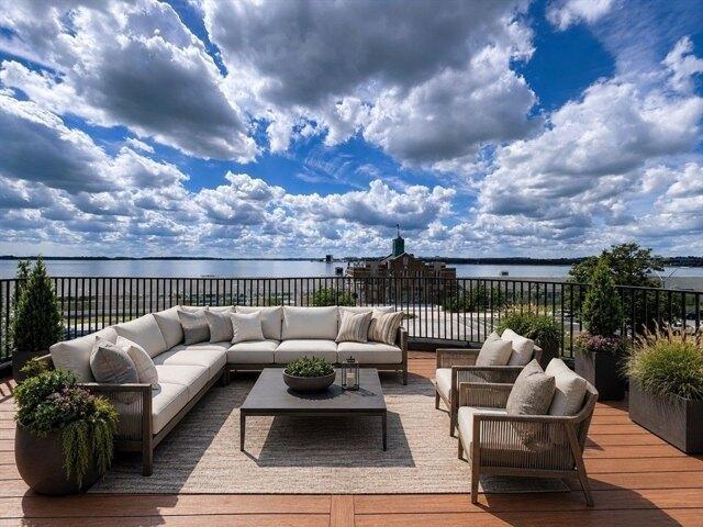 house with 5 bedroom, Boston MA ES105367029