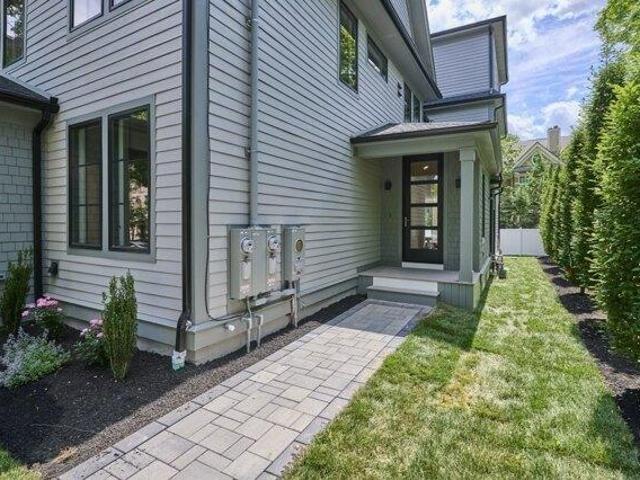 house with 5 bedroom, Brookline MA ES105404817