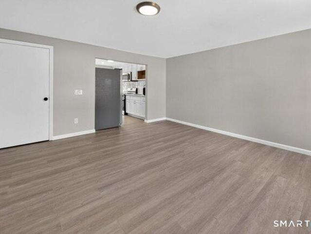 house with 5 bedroom, Bridgeport CT ES105561912