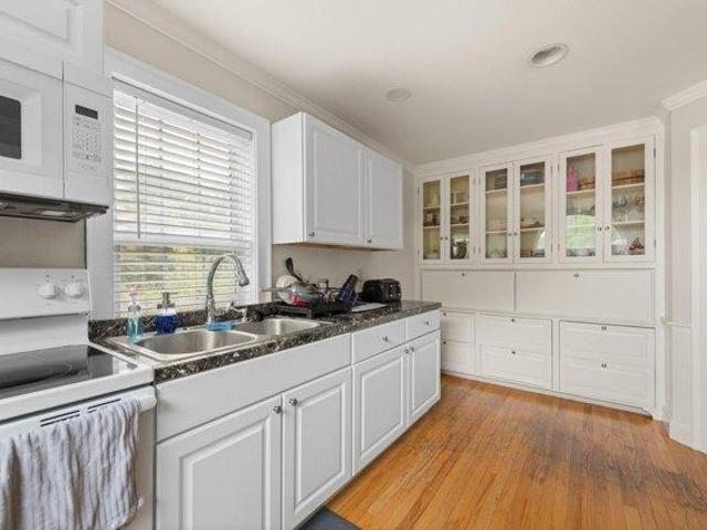 house with 5 bedroom, Bristol NH ES105404059