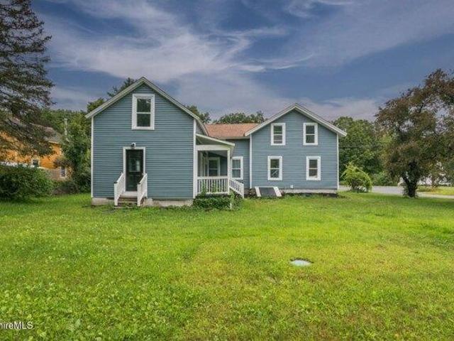 house with 5 bedroom, Buckland MA ES105404064