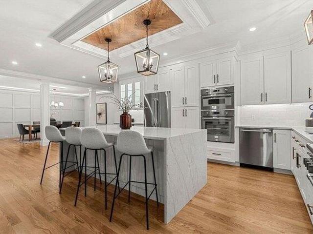 house with 5 bedroom, Burlington MA ES105364988