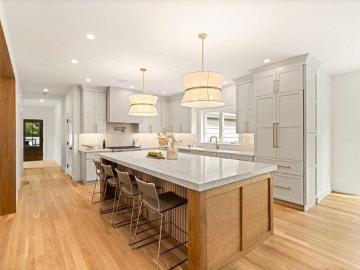 house with 5 bedroom, Burlington MA ES103493989