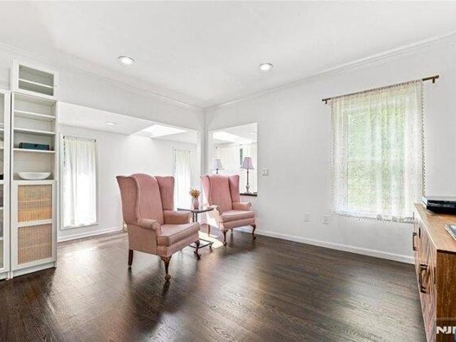 house with 5 bedroom, Caldwell NJ ES105233457