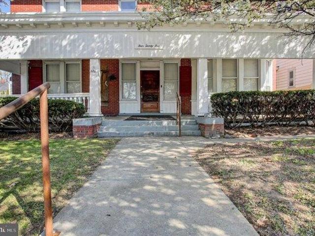 house with 5 bedroom, Chambersburg PA ES103624258