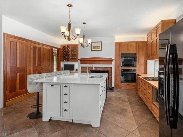 house with 5 bedroom, Charlestown NH ES104515085
