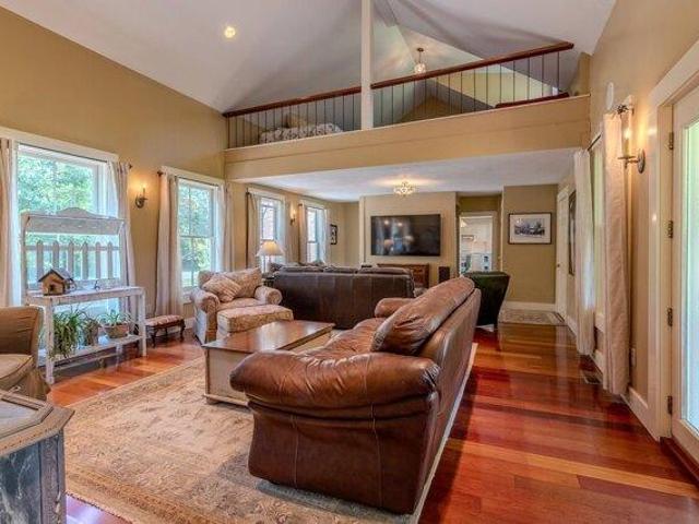 house with 5 bedroom, Chester VT ES105574331