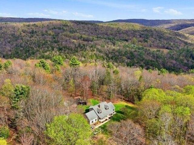 house with 5 bedroom, Chesterfield MA ES105331382