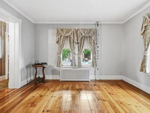 house with 5 bedroom, Chicopee MA ES104604979