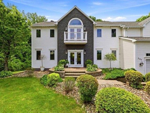 house with 5 bedroom, Chicopee MA ES105341182