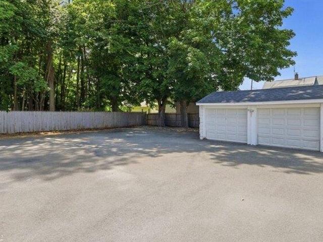 house with 5 bedroom, Chicopee MA ES105341387