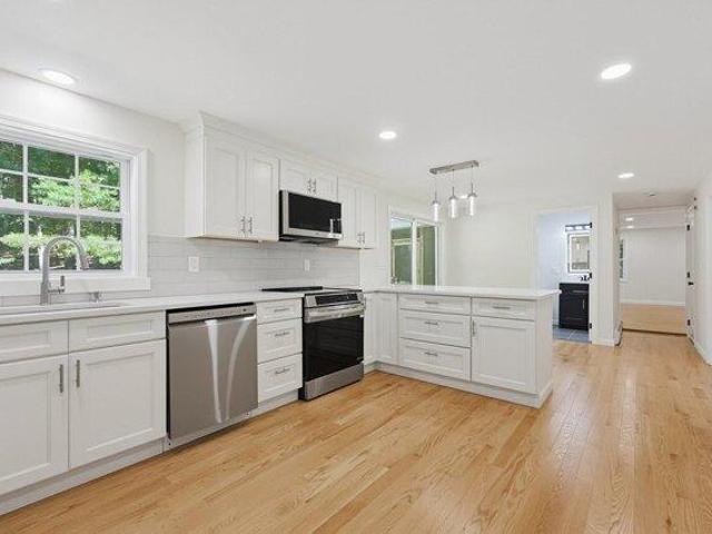 house with 5 bedroom, Concord MA ES105478555