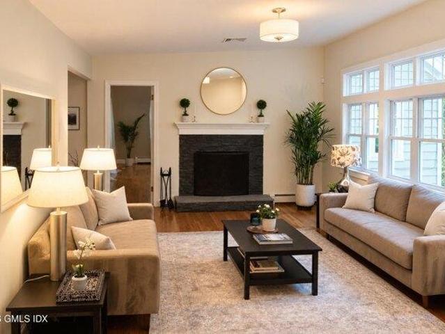 house with 5 bedroom, Cos Cob CT ES105496631
