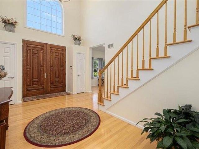 house with 5 bedroom, Cranston RI ES105711985