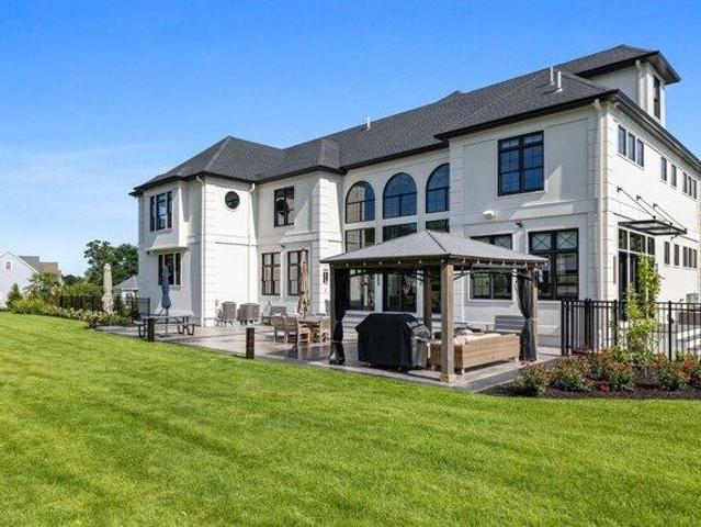 house with 5 bedroom, Danvers MA ES105386870