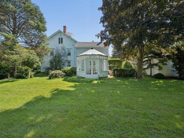 house with 5 bedroom, Dartmouth MA ES105649625