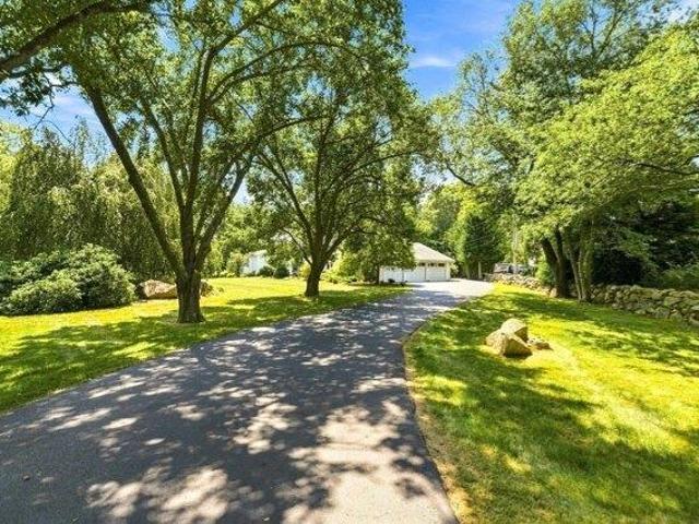 house with 5 bedroom, Dartmouth MA ES105384793