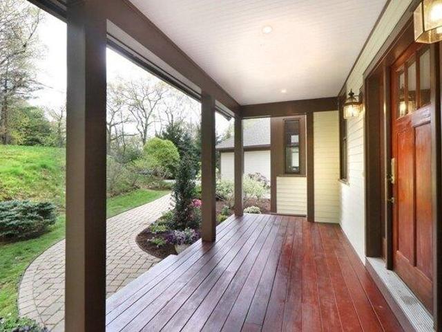 house with 5 bedroom, Dedham MA ES105350100