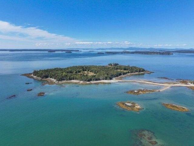 house with 5 bedroom, Deer Isle ME ES105789978